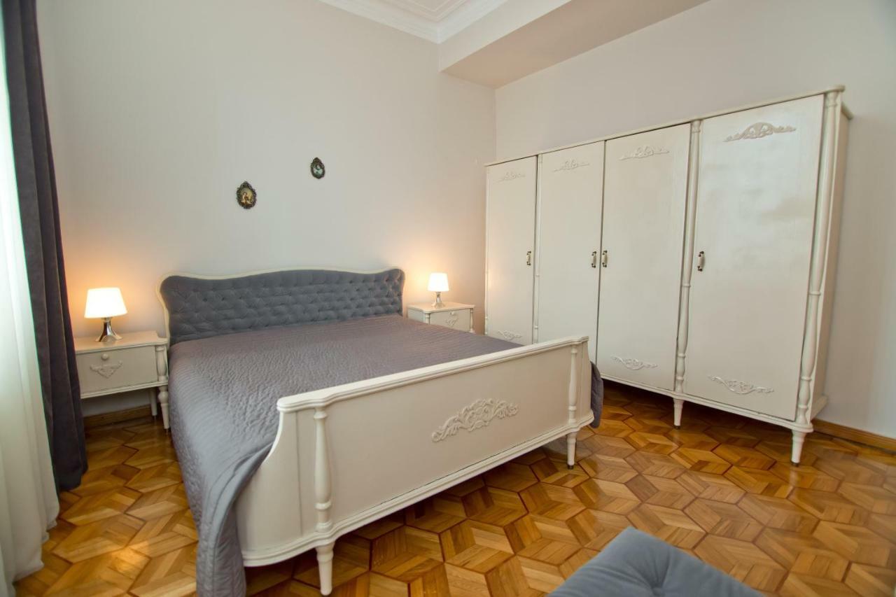 Seaside Luxury Apartment Batoemi Buitenkant foto