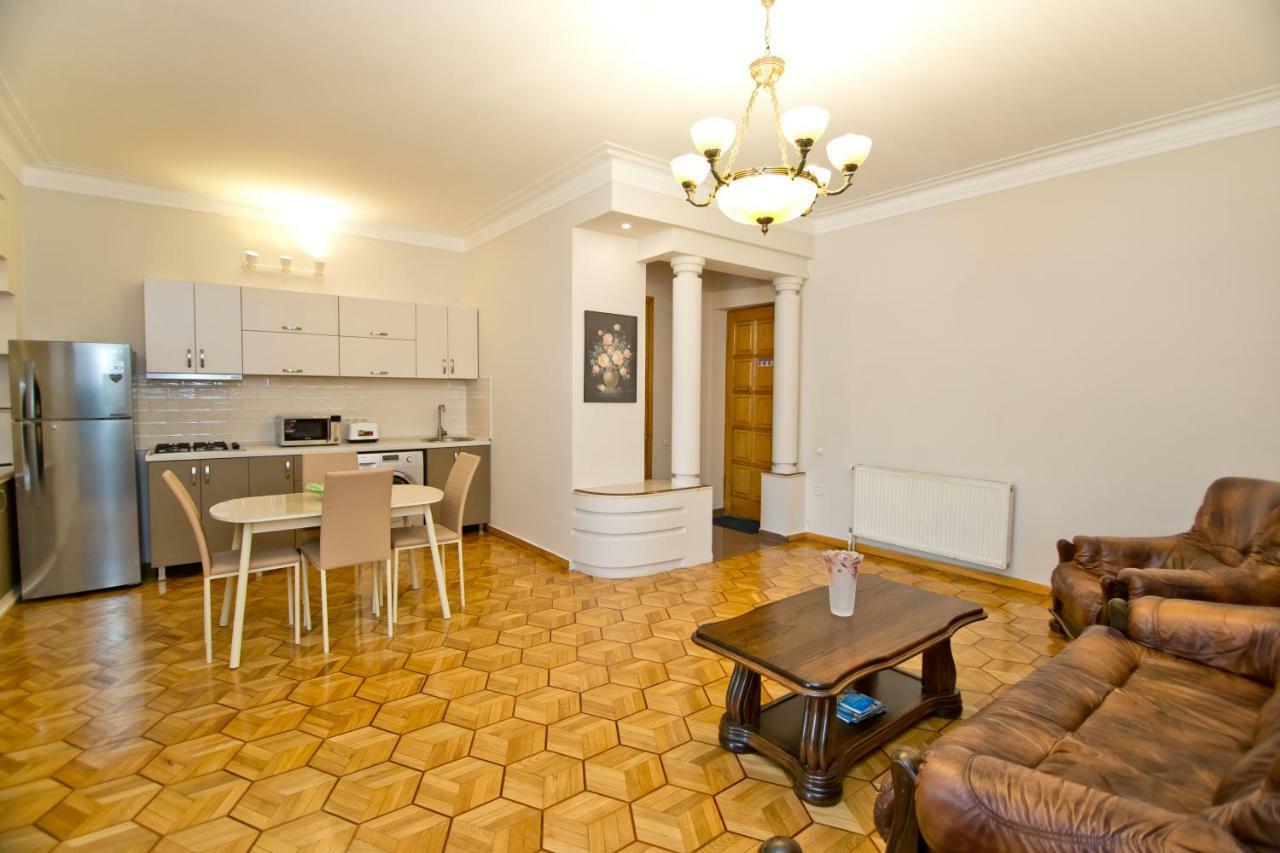 Seaside Luxury Apartment Batoemi Buitenkant foto